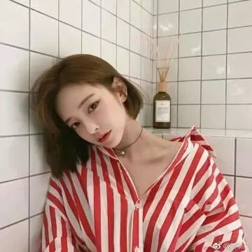 靠近